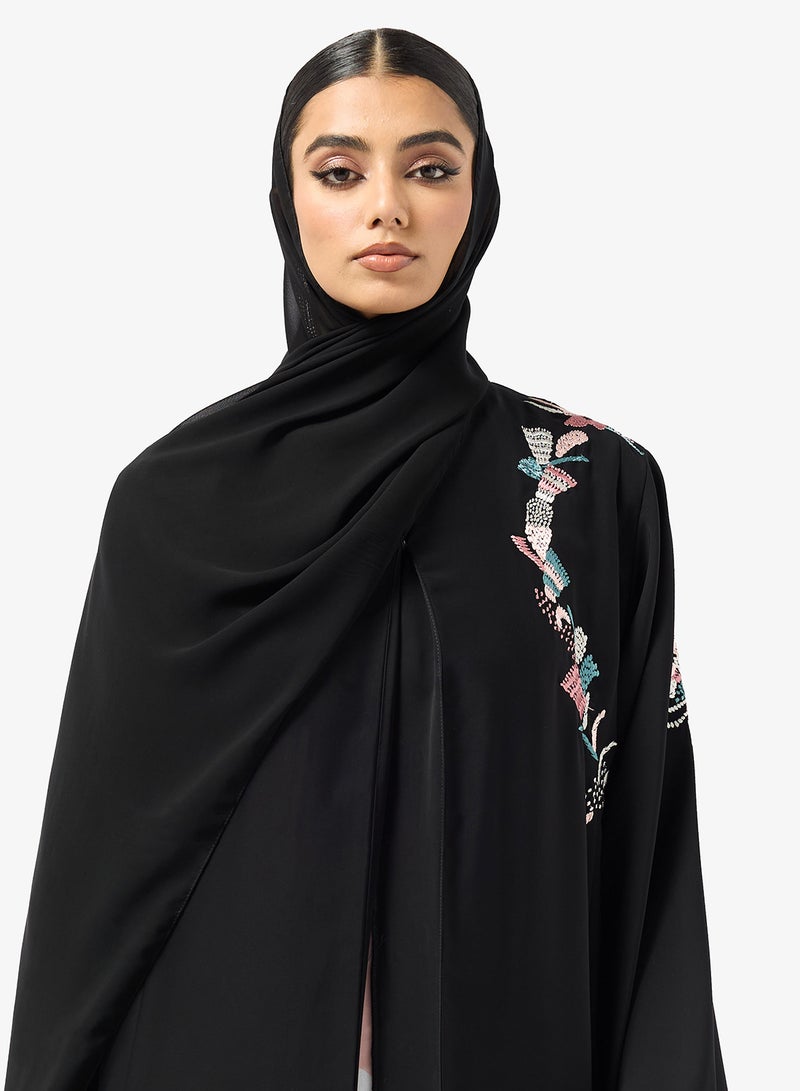 هيا كلوزيت عباية مفتوحة مطرزة بالزهور بياقة على شكل حرف - Image 4